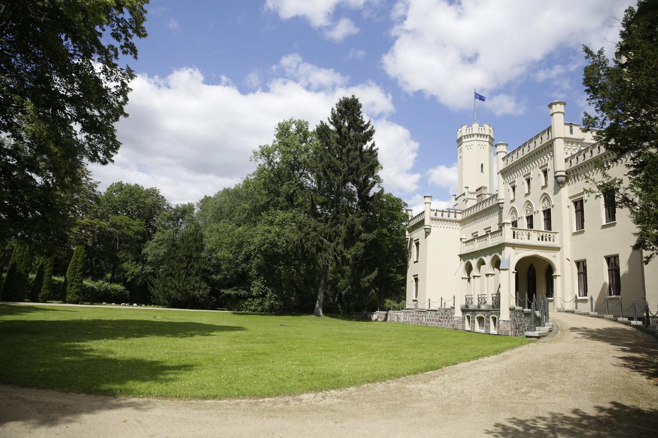 Romantik Hotel Schloss Reichenow Exterior foto